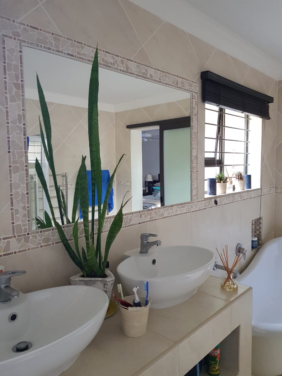 7 Bedroom Property for Sale in Middedorp Western Cape